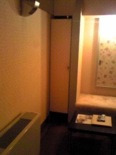 アランド吉祥寺(武蔵野市/ラブホテル)の写真『３１０号室ハンガーボックス』by ハンプティ・ダンプティ