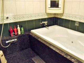 マイアミ(横浜市西区/ラブホテル)の写真『213号室 浴室』by Waco
