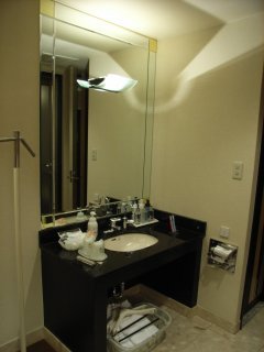 ラモード新宿(新宿区/ラブホテル)の写真『310号室 洗面』by ホテルレポったー