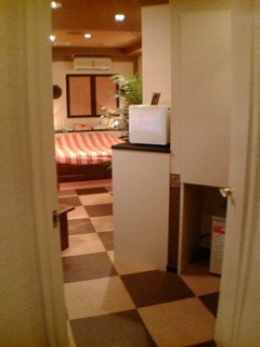ホテルViVi(相模原市/ラブホテル)の写真『305号室入り口より』by ごえもん（運営スタッフ）