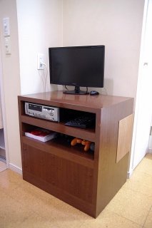 サンマリン(新宿区/ラブホテル)の写真『902号室 パソコンとモニター』by マーケンワン