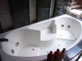 LISTO(リスト)(新宿区/ラブホテル)の写真『902号室 浴槽』by ホテルレポったー