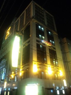 HOTEL TIFFARD（ティファード）(新宿区/ラブホテル)の写真『夜の外観』by 郷ひろし（運営スタッフ）