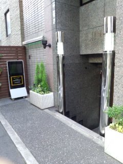 ホテル 新御苑(しんぎょえん)(新宿区/ラブホテル)の写真『入口』by ごえもん（運営スタッフ）