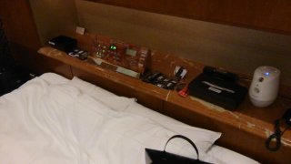 グランドカリビアンリゾートホテル(所沢市/ラブホテル)の写真『312号室のベッド枕元』by おむすび