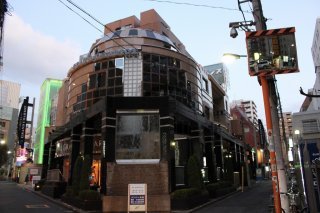 GRAND CHARIOT(グランシャリオ)(新宿区/ラブホテル)の写真『早朝の外観２』by スラリン