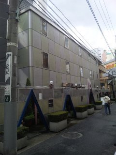 HOTEL R-25(渋谷区/ラブホテル)の写真『昼間の外観』by 郷ひろし（運営スタッフ）