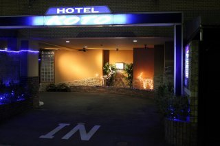 ホテル ＫＯＴＯ(こと)(足立区/ラブホテル)の写真『駐車場入口２』by スラリン