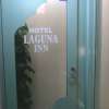HOTEL LAGUNA INN（ラグナイン）(八王子市/ラブホテル)の写真『裏口側の入口、ドアを開けて階段で地下に下りるとフロントがあります。』by もんが～