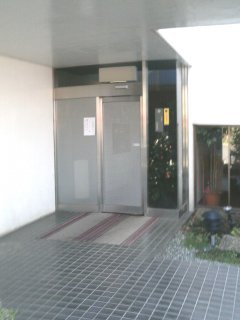 サンローラ(所沢市/ラブホテル)の写真『昼の入り口』by もんが～