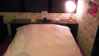マキシム(川崎市中原区/ラブホテル)の写真『202号室 ベッド（寝心地いいです）』by 市