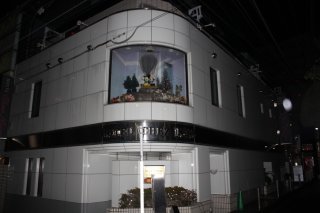 シェヌー(渋谷区/ラブホテル)の写真『夜の外観１』by スラリン