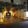 ホテル パピオン(荒川区/ラブホテル)の写真『夜の駐車場入口』by スラリン