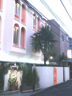 HOTEL RIO（リオ）(新宿区/ラブホテル)の写真『昼の外観』by もんが～