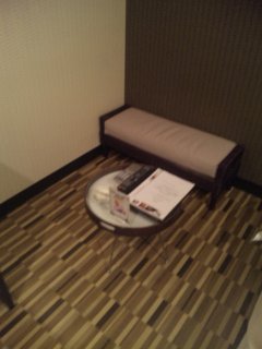 HOTEL ザ・ウエスト(八王子市/ラブホテル)の写真『306号室椅子とテーブル』by 郷ひろし（運営スタッフ）