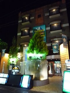 サンモリッツ 本店(台東区/ラブホテル)の写真『夜の外観』by スラリン