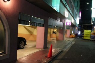 ホテル MARE（マーレ）(品川区/ラブホテル)の写真『駐車場入口』by スラリン