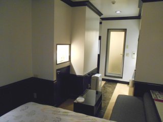 コスモポリス(川越市/ラブホテル)の写真『223号室（部屋奥から）』by もんが～