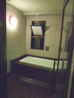 フランセ(八王子市/ラブホテル)の写真『305号室、バスルーム』by もんが～