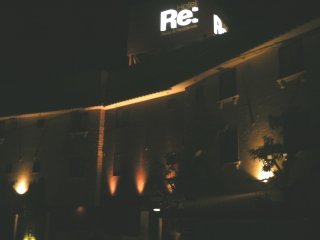 Hotel Re:（リー）(志木市/ラブホテル)の写真『夜の外観』by もんが～
