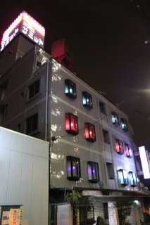 ホテル サミット(江東区/ラブホテル)の写真『夜の外観１』by スラリン