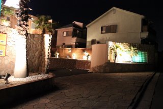 グランドカリビアンリゾートホテル(所沢市/ラブホテル)の写真『夜の入口』by スラリン