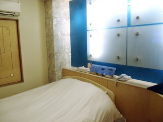 マイアミ(横浜市西区/ラブホテル)の写真『213号室 ベッド』by Waco