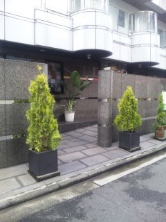 ホテル サラサ(横浜市西区/ラブホテル)の写真『昼間の入口』by 郷ひろし（運営スタッフ）