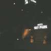 HOTEL SKY PARK（スカイパーク）(新座市/ラブホテル)の写真『夜の外観（国道254号側入口から）』by もんが～