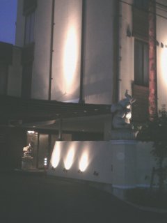 バニラリゾート東村山(東村山市/ラブホテル)の写真『入り口』by もんが～