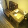 ホテル ルアラ(渋谷区/ラブホテル)の写真『301号室テーブル＆椅子』by 郷ひろし（運営スタッフ）