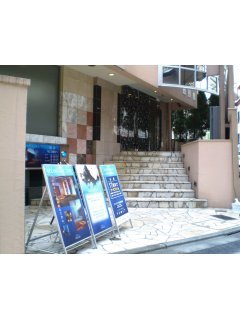 ホテル ATLAS(アトラス)(新宿区/ラブホテル)の写真『キレイな入り口です。』by 社長
