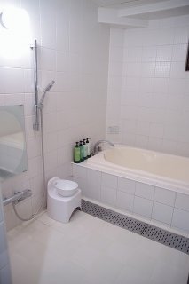 ラピア(新宿区/ラブホテル)の写真『305号室 浴室』by マーケンワン