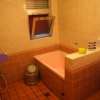 ホテルFOXY(台東区/ラブホテル)の写真『303号室の浴槽（手前にトイレがあります。）』by 無類の巨乳好き