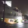 コスモポリス(川越市/ラブホテル)の写真『夜の外観』by もんが～