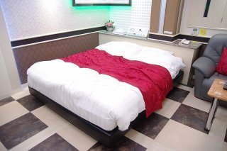 ホテル ウエスト(品川区/ラブホテル)の写真『406号室 ベッド』by マーケンワン