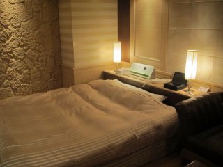 ホテル パル新宿店(新宿区/ラブホテル)の写真『４０３号室ベッド』by ほーほけきょ