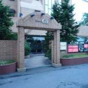HOTEL CRX（クルクス）(札幌市中央区/ラブホテル)の写真『昼の入口２』by スラリン