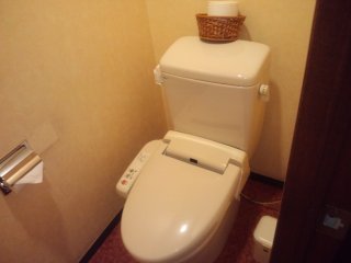 ホテルUNS(ユーエヌエス)(戸田市/ラブホテル)の写真『213のトイレ』by まさおじさん