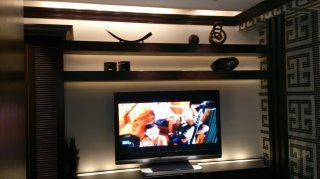 HOTEL AILU(アイル)(豊島区/ラブホテル)の写真『５０７号室  液晶テレビ50インチ程度』by ハンプティ・ダンプティ