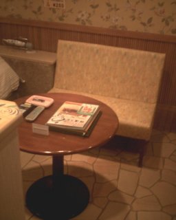 マリオネットアイネ(八王子市/ラブホテル)の写真『202号室、テーブルとソファー』by もんが～