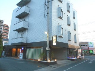 ホテル プルメリア青梅(青梅市/ラブホテル)の写真『朝の入り口』by もんが～