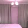 HOTEL J.J相模原(相模原市/ラブホテル)の写真『303号室、大きめの窓にかかるカーテン』by もんが～