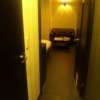 HOTEL ザ・ウエスト(八王子市/ラブホテル)の写真『301号室入口より(左の扉が浴室。トイレは真後ろ)』by 郷ひろし（運営スタッフ）