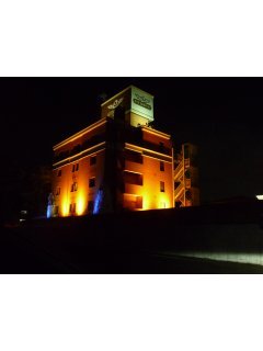 ホテル エルミタージュ中央店(相模原市/ラブホテル)の写真『夜の外観２』by スラリン