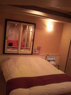 Re･stay（レステイ）府中(府中市/ラブホテル)の写真『301号室ベッド側』by なっくん