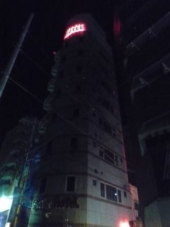 TOWER HOTEL(足立区/ラブホテル)の写真『夜の外観』by スラリン
