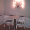 フランセ(八王子市/ラブホテル)の写真『602号室、部屋を入ってすぐの所にあるテーブルと椅子』by もんが～