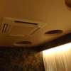 トキワ(豊島区/ラブホテル)の写真『602　天井エアコン（エアコンの吹き出しがベッド方向にもあるので要注意）』by ゆかるん