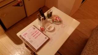 ニューぼたん(あきる野市/ラブホテル)の写真『115号室テーブルにはお茶とお菓子』by 春風拳
